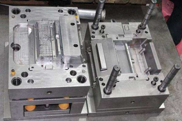 塑料模具加工一般能达到的精度是多少啊